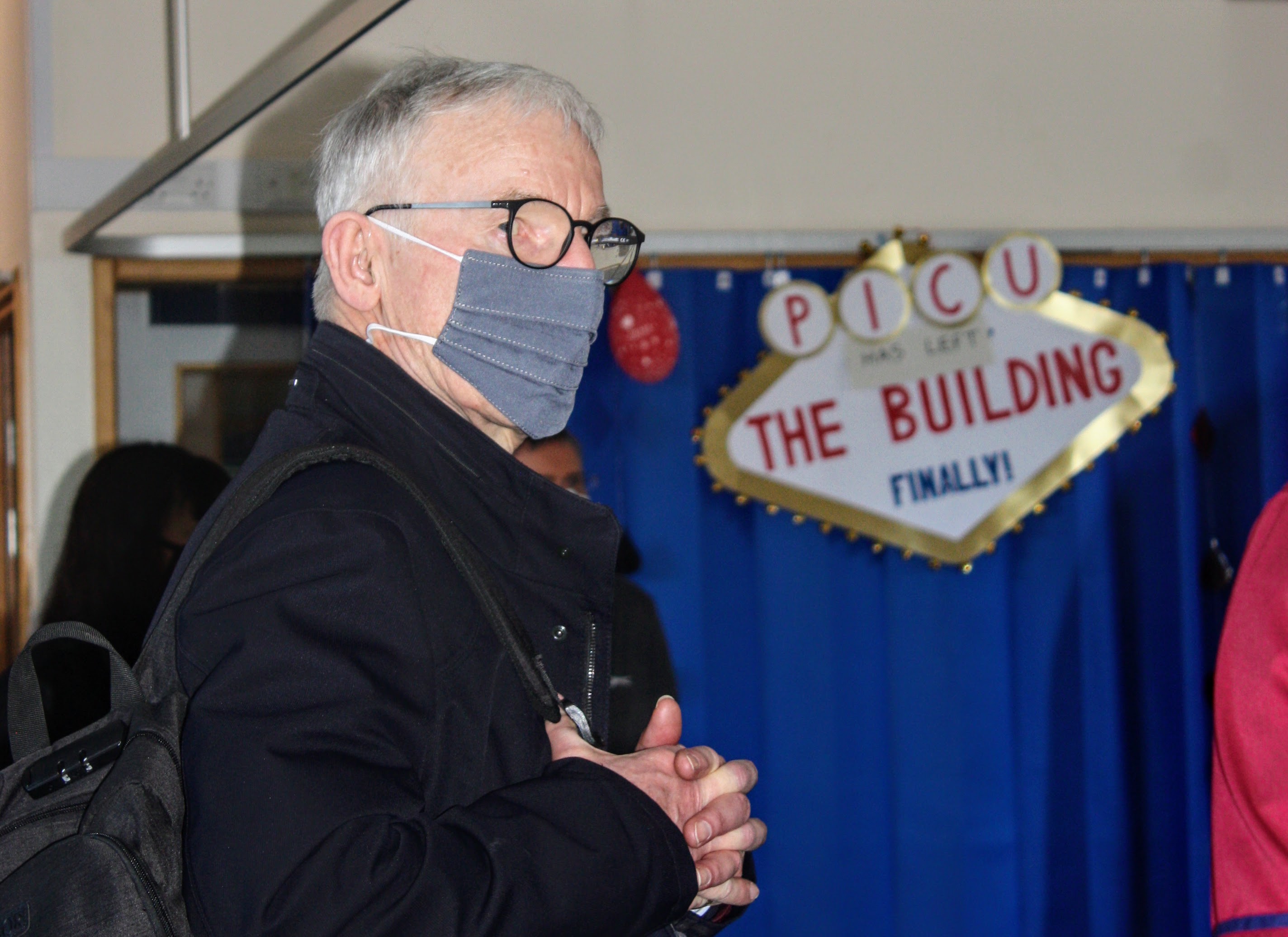 Lord Brodie visiting the PICU at the Sick Kids 