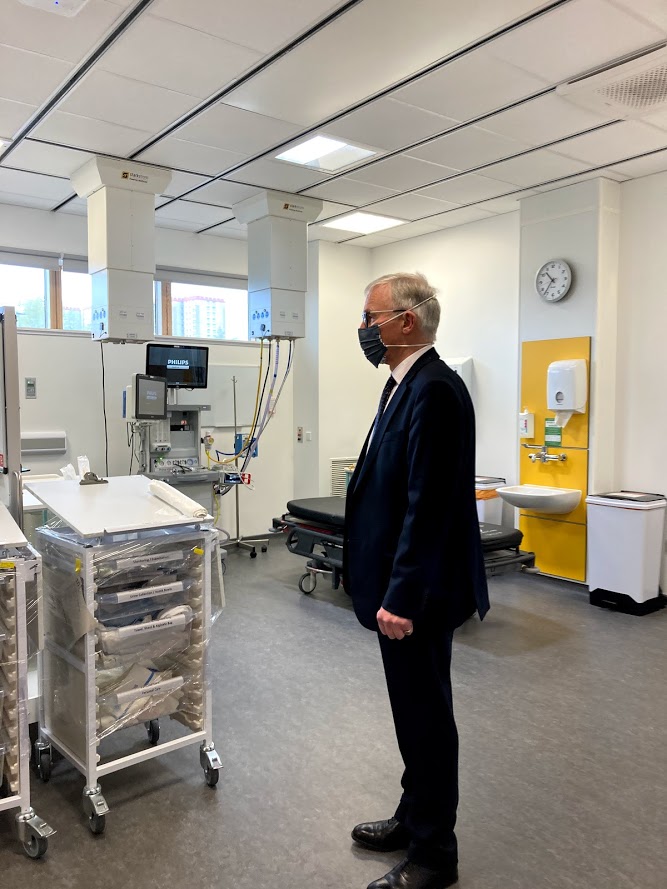 Lord Brodie visits the Royal Hospital for Children and Young